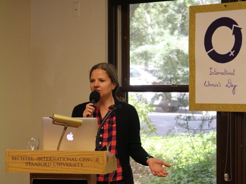 Soppa, semla & samtal – 8:e mars – Internationella kvinnodagen med Viveca Sjöstedt