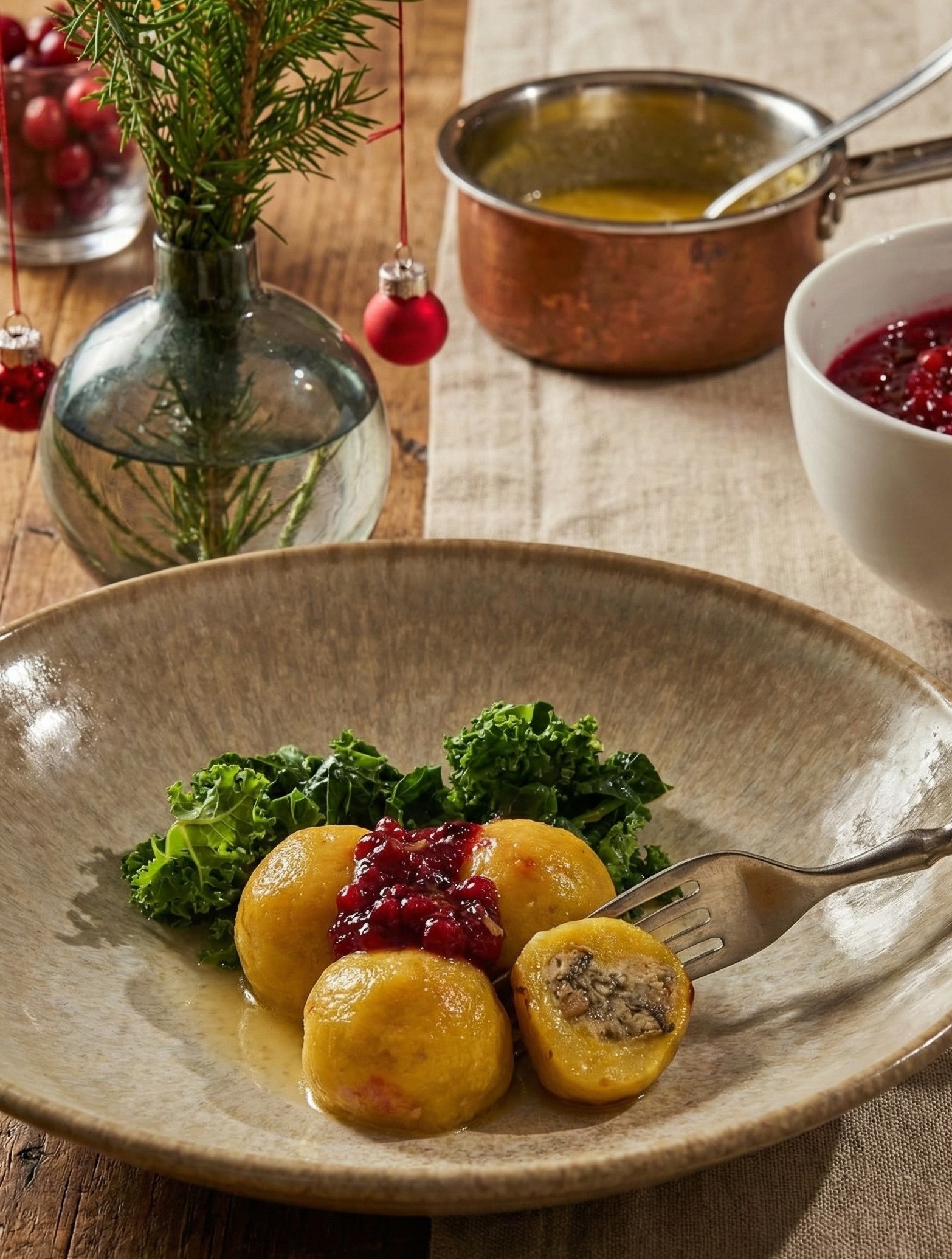 Saffranskroppkakor med trattkantareller Saffranskroppkakor med trattkantareller